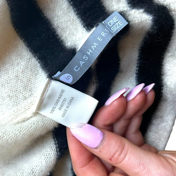 100% Cashmere Topper White with Black Stripes One Size - Picture 3 of 10